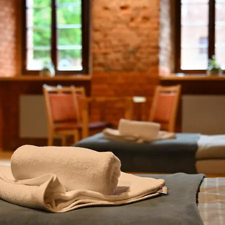 Twierdza Donżon Hotel Srebrna Góra